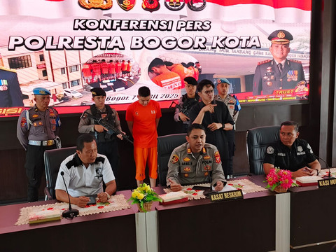 Kasat Reskrim Polresta Bogor Kota, Kompol Aji Riznaldi, dalam konpers kasus ponakan bunuh tante. Dok: Ist.