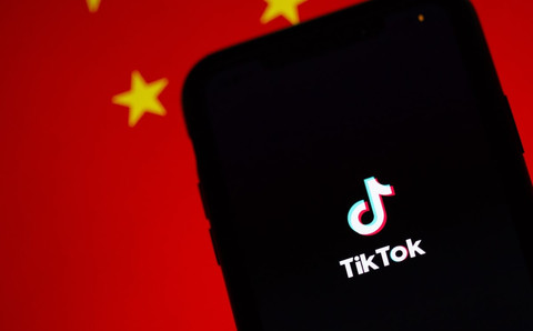 Ilustrasi Berapa Rupiah Harga Gift Paus di TikTok   Sumber Unsplash/Solen Feyissa
