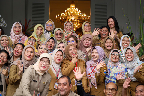  Aparatur Sipil Negara (ASN) DKI Jakarta menggelar halal bihalal di Pendopo Balai Kota, Jakarta, Selasa (8/4/2025). Foto: Iqbal Firdaus/kumparan