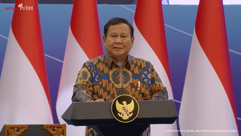 Presiden Prabowo Subianto memberikan sambutan saat menghadiri acara sarasehan ekonomi di Menara Mandiri Sudirman, Jakarta pada Selasa (8/4/2025). Foto: @SekretariatPresiden