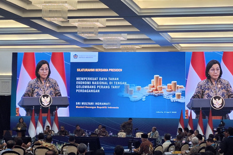 Menteri Keuangan Sri Mulyani dalam Sarasehan Ekonomi bersama Presiden Republik Indonesia di Menara Mandiri, Jakarta Pusat, Selasa (8/4/2025). Foto: Argya Maheswara/kumparan