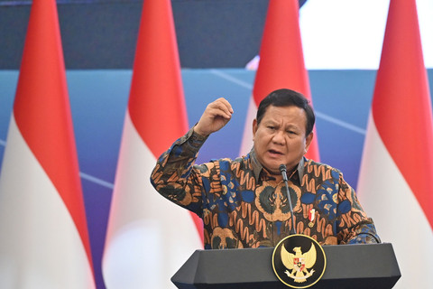 Presiden Prabowo Subianto menyampaikan pengarahan dalam Sarasehan Ekonomi Bersama Presiden RI di Menara Mandiri, Senayan, Jakarta, Selasa (8/4/2025). Foto: Aditya Pradana Putra/ANTARA FOTO