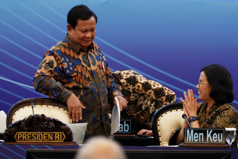 Presiden Prabowo Subianto usai menyampaikan pengarahan dalam Sarasehan Ekonomi Bersama Presiden RI di Menara Mandiri, Senayan, Jakarta, Selasa (8/4/2025). Foto: Willy Kurniawan/REUTERS