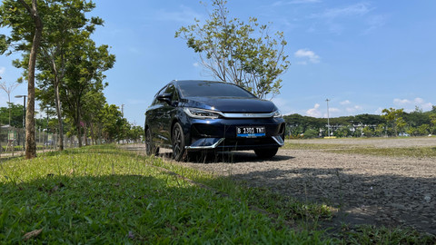 Mobil listrik BYD M6. Foto: Aditya Pratama Niagara/kumparan