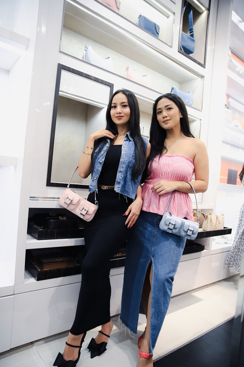 Peserta yang hadir dengan dresscode Touch of Blue or Pink di acara Ladies Day Out x Michael Kors Spring in Style. Foto: Michael Kors.