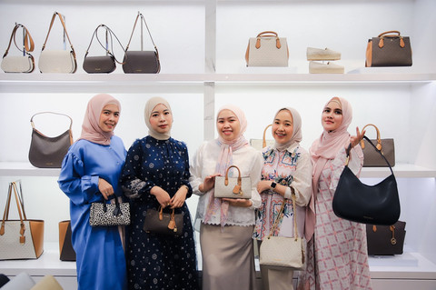 Peserta yang hadir dengan dresscode Touch of Blue or Pink di acara Ladies Day Out x Michael Kors Spring in Style. Foto: Michael Kors.