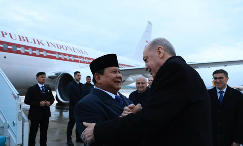 Presiden RI Prabowo Subianto tiba di Turki disambut langsung Recep Tayyip Erdogan. Foto: Instagram/ @sekretariat.kabinet