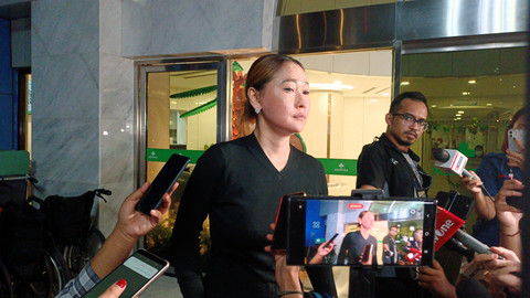 Pedangdut Inul Daratista di RS Medistra, Jakarta, Kamis (10/4/2025).   Foto: Aprilandika Pratama/kumparan