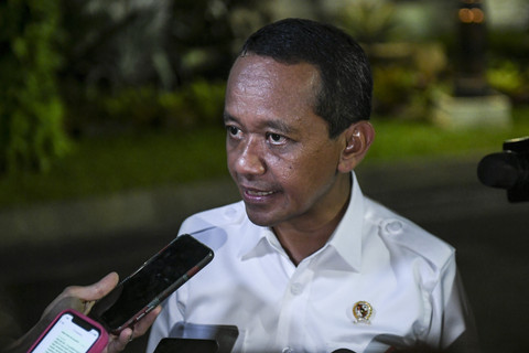 Menteri ESDM Bahlil Lahadalia menjawab pertanyaan wartawan usai mengikuti rapat yang dipimpin Presiden Prabowo Subianto di Istana Kepresidenan, Jakarta, Kamis (20/3/2025). Foto: Hafidz Mubarak A/ANTARA FOTO