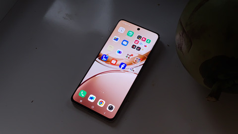 Vivo V50 Lite Foto: Habib Allbi Ferdian/kumparan