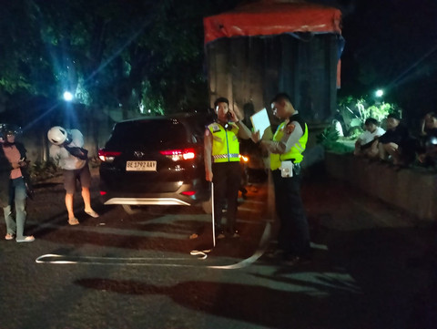 Satlantas Polresta Bandar Lampung saat melakukan olah TKP. | Foto: Dok Satlantas Polresta Bandar Lampung