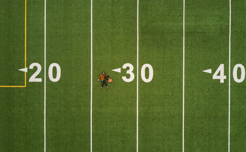 Ilustrasi Kelahiran 2005 Umur Berapa 2025?   Sumber Unsplash/Martin Reisch