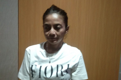 Tampang mantan artis Sekar Arum Widara yang ditangkap terkait kepemilikan uang palsu. Foto: Dok. Istimewa
