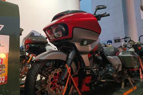 Tambahan sebanyak 19 unit sepeda motor dan 7 unit sepeda barang bukti yang disita terkait kasus dugaan suap dan gratifikasi dalam vonis perkara CPO, di Kejaksaan Agung RI, Jakarta, Minggu (13/4/2025). Foto: Fadhil Pramudya/kumparan
