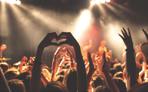 Ilustrasi Setlist ENHYPEN Coachella 2025   Sumber Unsplash/Anthony DELANOIX