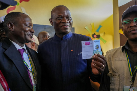 Pemimpin militer Gabon sekaligus calon presiden Brice Oligui Nguema. Foto: NAO MUKADI / AFP