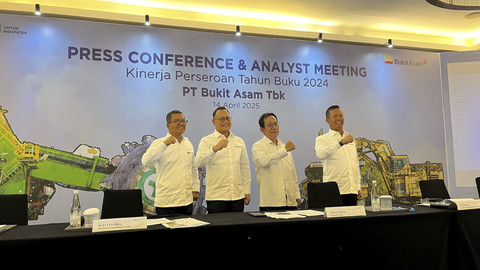 Konferensi pers kinerja PT Bukit Asam Tbk (PTBA) tahun 2024, Senin (14/4/2025). Foto: Fariza/kumparan