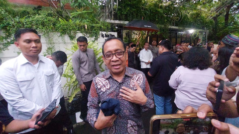 Pratikno usai menemui Jokowi di Solo. Dok. kumparan