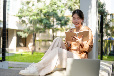 Ilustrasi perempuan. Foto: Shutterstock