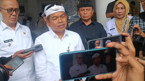 Gubernur Jawa Barat Dedi Mulyadi ditemui di Gedung Pakuan, Bandung, Selasa (15/4/2025). Foto: Robby Bouceu/kumparan
