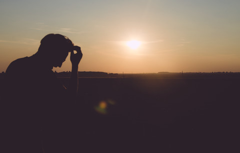 Ilustrasi Makna dan Lirik Let Me Know, Sumber Unsplash/Nick Herasimenka