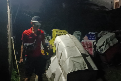 Pras menitipkan gerobak sound horegnya di kawasan Jagakarsa, Jakarta Selatan, Selasa (15/4/2025). Foto: Thomas Bosco/kumparan