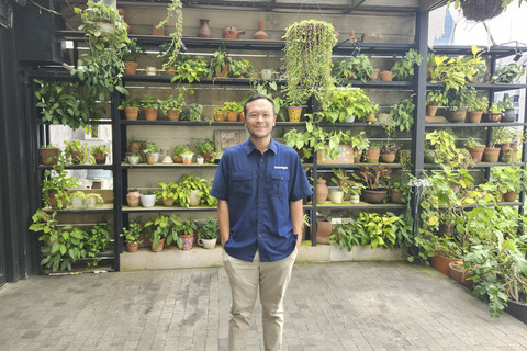 Group CEO and Co-Founder of Kopi Kenangan, Edward Tirtanata saat di acara Halal Bihalal Kopi Kenangan di House Rooftop di Setiabudi. Foto: Ela Nurlaela/kumparan
