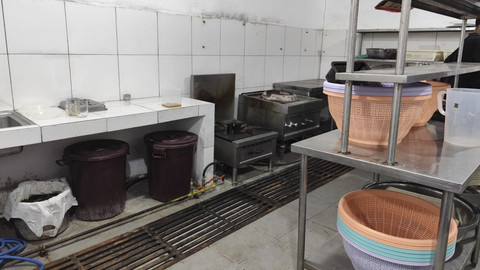 Dapur MBG mitra milik Ira Mesra Destiawati di Rawajati, Kalibata, Jaksel. Foto: Luthfi Humam/kumparan