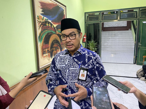 Wali Kota Yogyakarta, Hasto Wardoyo, di Balai Kota Yogya setelah acara Rakortas Pengelolaan Sampah, Selasa (15/4). Foto: Dok. Resti Damayanti/Pandangan Jogja