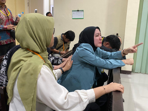 Fitri Pratiwi, ibu kandung Nizam mengungkapkan rasa tak puas terhadap keputusan sidang yang menjatuhkan vonis 20 tahun atas pembunuhan yang dilakukannya. Foto: Yulia Ramadhiyanti/Hi!Pontianak