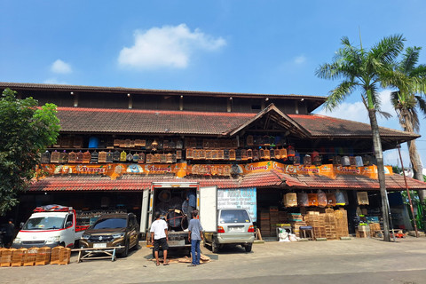 Suasana di Pasar Burung Pramuka, Jakarta, Rabu (16/4/2025). Foto: Argya Maheswara/kumparan