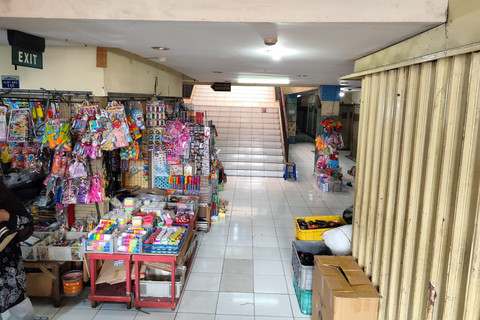 Toko mainan di Pasar Gembrong Baru, Jakarta Timur, Rabu (16/4/2025). Foto: Widya Islamiati/kumparan