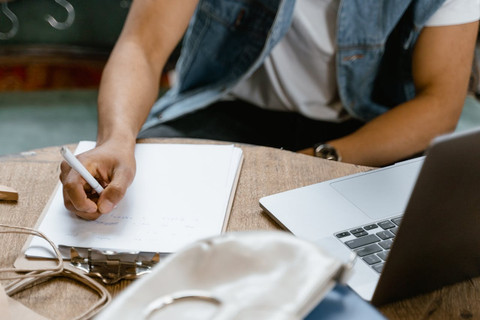  pexels.com/MART Production