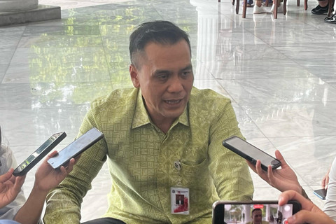 Staf Khusus Gubernur Jakarta Bidang Komunikasi Publik Chico Hakim saat di wawancarai di Balai Kota, Jakarta Pusat, Rabu (16/4/2025) Foto: Rayyan Farhansyah/kumparan
