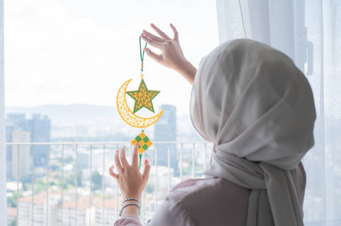 Ilustrasi Sholawat Adrikni 100x, Foto: Unsplash/Ivant Weng Wai.