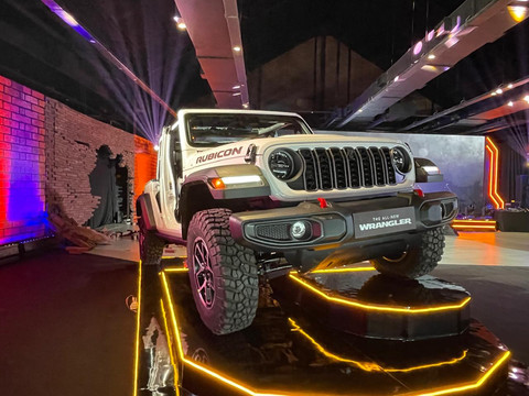 Peluncuran mobil Jeep Wrangler 4-Door Rubicon comeback yang resmi diperkenalkan ke publik (16/4/2025) Foto: Trio Bagus Witjaksono/kumparan