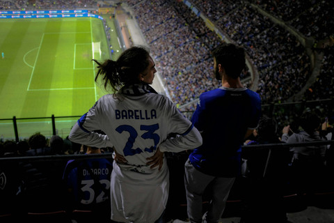 Ilustrasi hasil pertandingan inter vs bayern. Sumber: zach rowlandson/unsplash