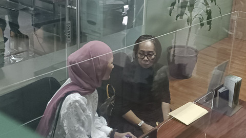 Paula Verhoeven ajukan pengaduan ke Komisi Yudisial, Kamis (17/4/2025). Foto: Giovanni/kumparan