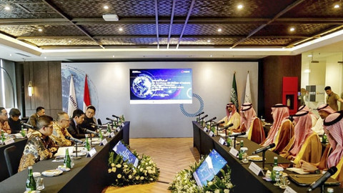 MIND ID menyambut kunjungan resmi H.E. Bandar Al-Khorayef, Menteri Perindustrian dan Sumber Daya Mineral Kerajaan Arab Saudi, di Jakarta, Selasa (15/4/2025).  Foto: Dok. MIND ID