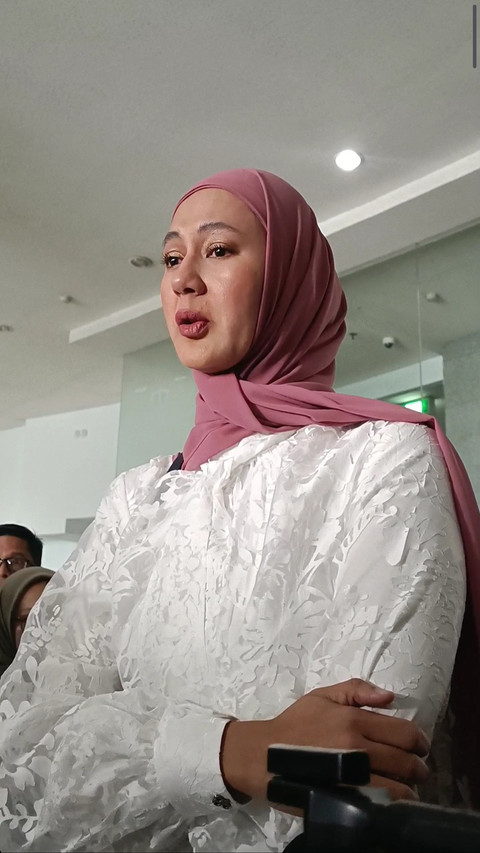 Paula Verhoeven sambangi Komisi Yudisial, Salemba, Jakarta Pusat, Kamis (17/4). Foto: Giovanni/kumparan