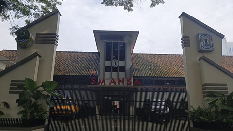 Suasana SMAN 1 Bandung pada Jumat (18/4/2025). Foto: Robby Bouceu/kumparan