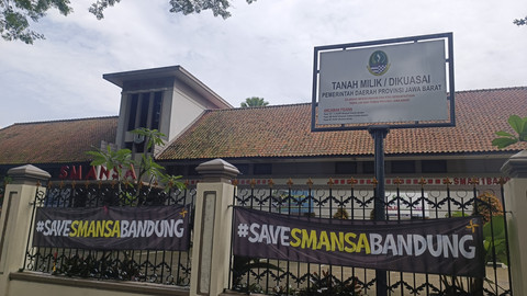 Suasana SMAN 1 Bandung pada Jumat (18/4/2025). Foto: Robby Bouceu/kumparan