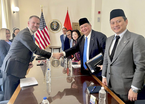 Menteri Koordinator Bidang Perekonomian Airlangga Hartarto untuk memimpin Delegasi ke AS, bersama beberapa Pimpinan Kementerian/ Lembaga, yang terkait langsung dengan isu dan kebijakan Tarif Resiprokal AS. Foto: Dok. Kemenko Perekonomian
