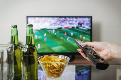 Ilustrasi link dan cara nonton live streaming aston villa vs newcastle. Sumber: pexels.com