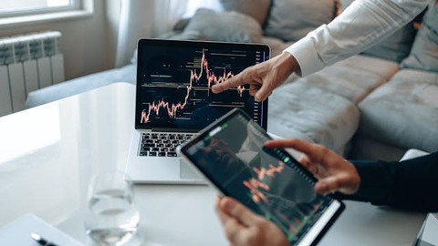 Ilustrasi Jual Saham Saat Ex Date Apakah Dapat Dividen. Sumber: Pexels/Alphatradezone