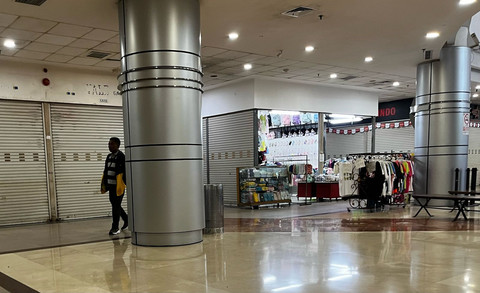 Suasana WTC Mangga Dua, Jakarta Utara, Minggu (20/4/2025). Foto: Rayyan Farhansyah/kumparan