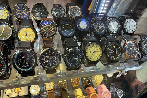 Barang yang dijual di Magga 2 Square, Jakarta, Minggu (20/4/2025). Foto: Rayyan Farhansyah/kumparan