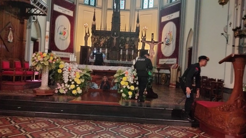 Pengamanan misa di Gereja Katedral, Jakarta Pusat, Minggu (20/4/2025). Foto: Dok. Istimewa