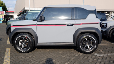 Seremoni penyerahan perdana mobil listrik VinFast VF 3 ke konsumen Indonesia (20/4/2025). Foto: Sena Pratama/kumparan