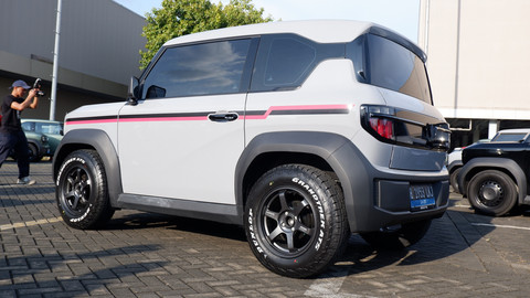 Seremoni penyerahan perdana mobil listrik VinFast VF 3 ke konsumen Indonesia (20/4/2025). Foto: Sena Pratama/kumparan